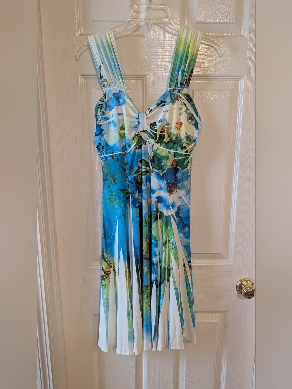 Pretty Woman Floral V-Neck Dress